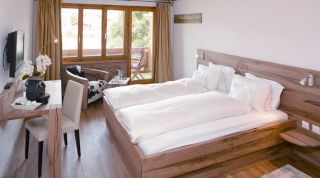 Hotel Brigels Hotel La Val tableau 1